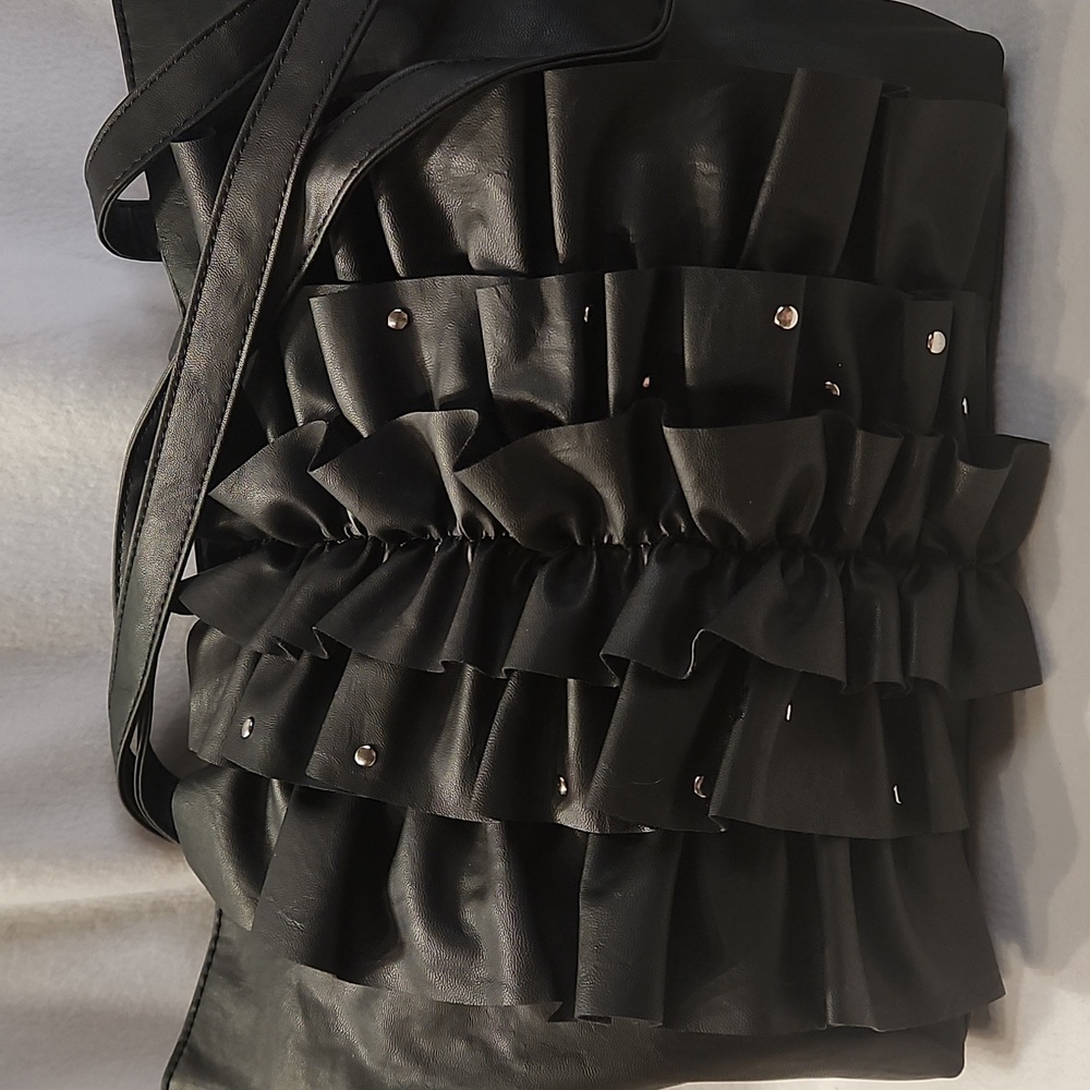 ATTENTION Elegant Black Ruffled Tote Bag SOFT LEATHER CLEARANCE - Picture 2 of 10